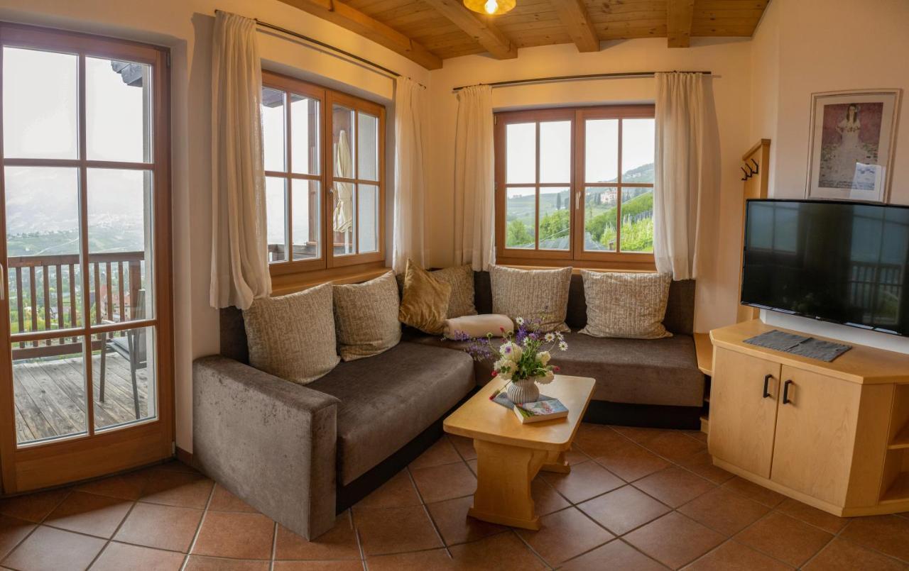 Schwarzplatterhof Apartment Merano Exterior photo