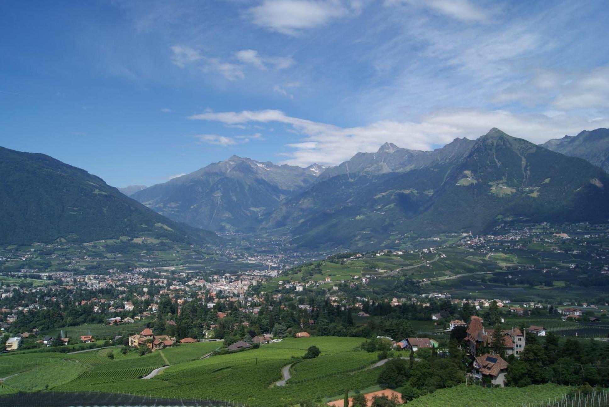 Schwarzplatterhof Apartment Merano Exterior photo