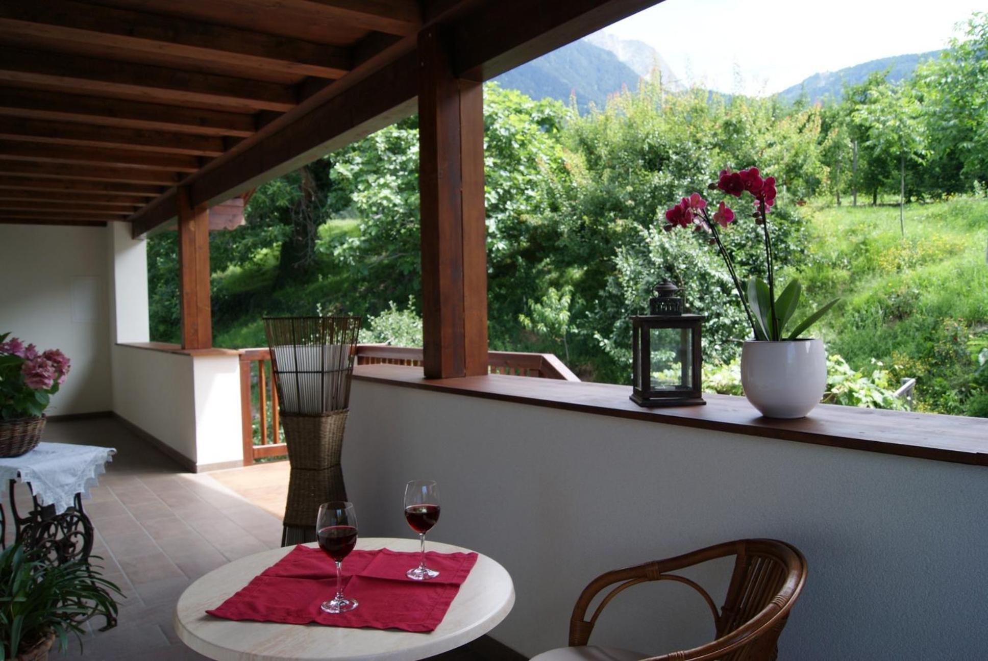 Schwarzplatterhof Apartment Merano Exterior photo