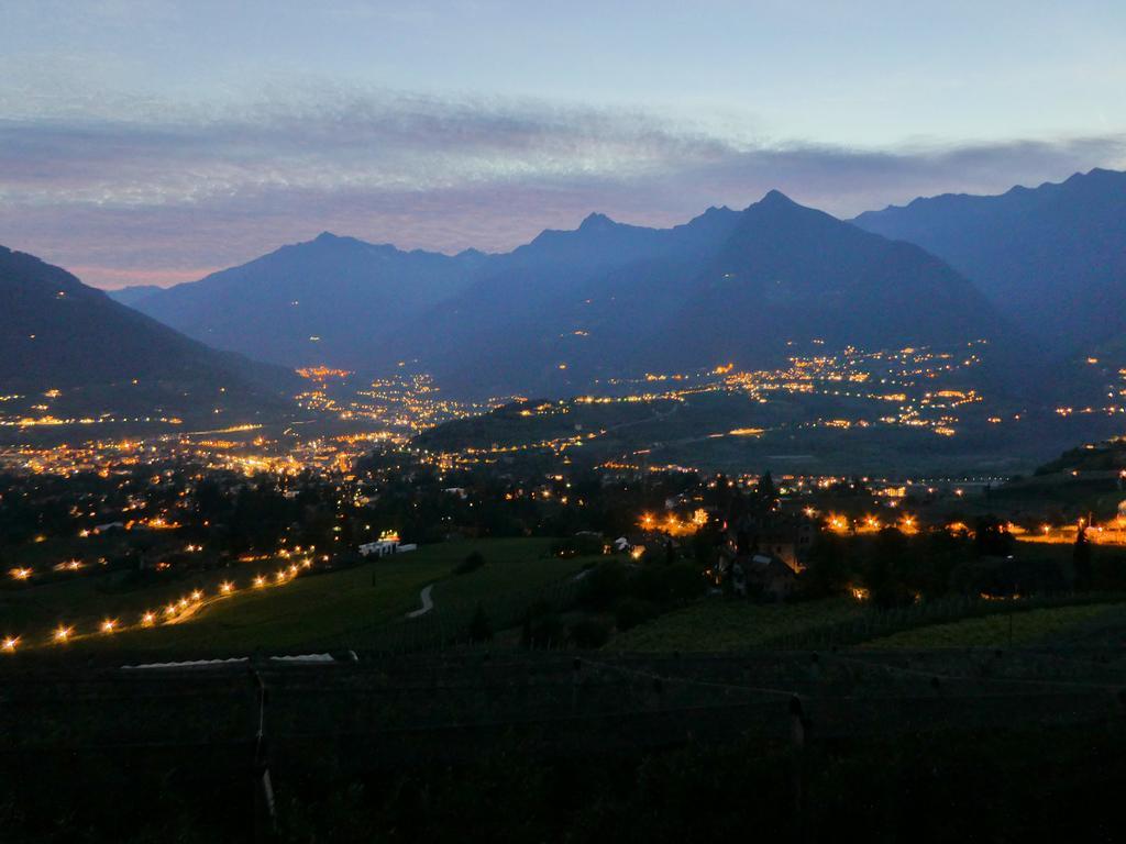 Schwarzplatterhof Apartment Merano Exterior photo